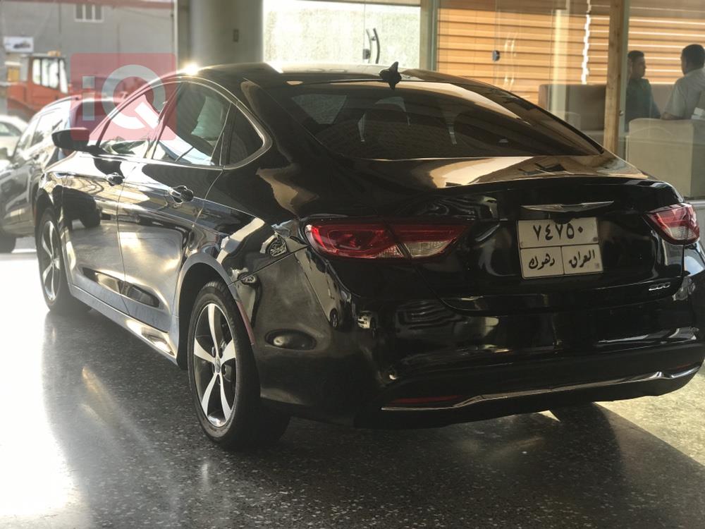 Chrysler 200